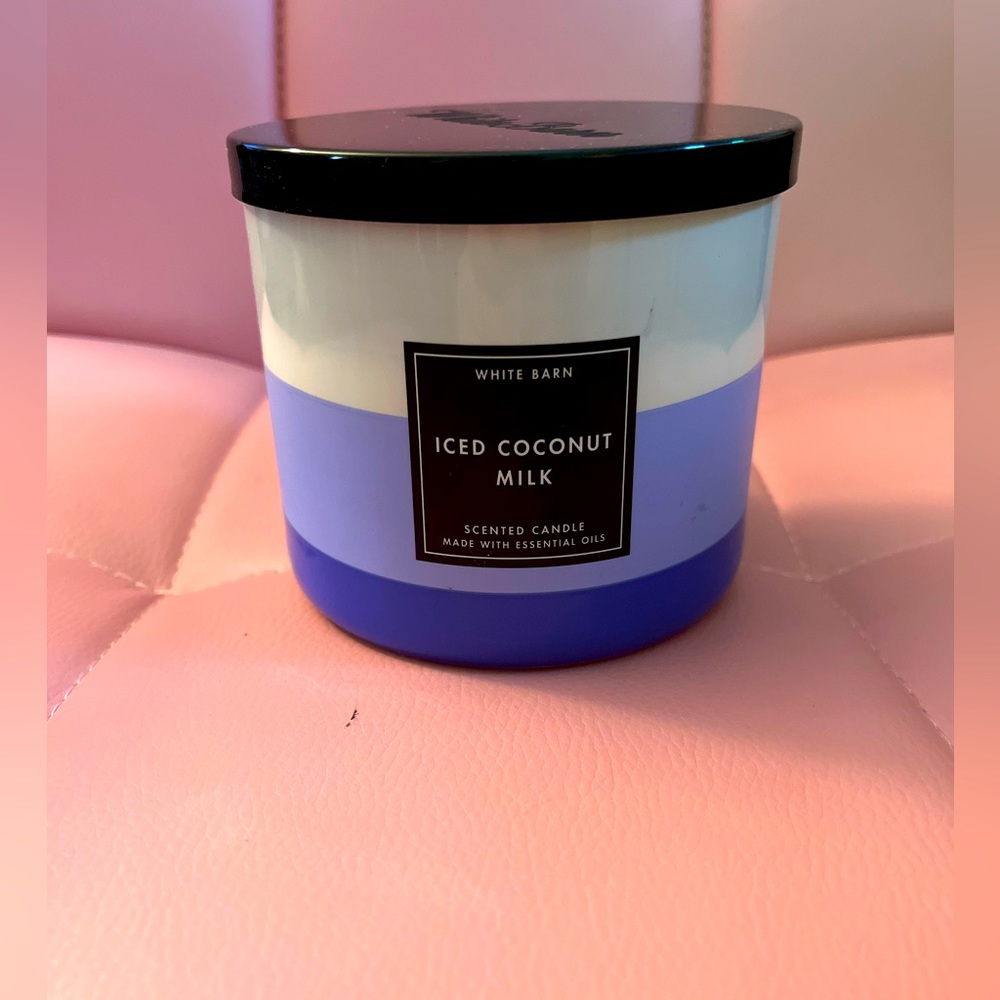 Iced coconut milk- Bath&body works 3 wick candle